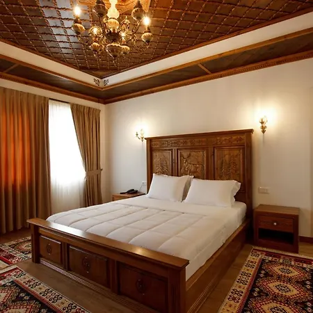 Rose Garden Hotel Gjirokastër