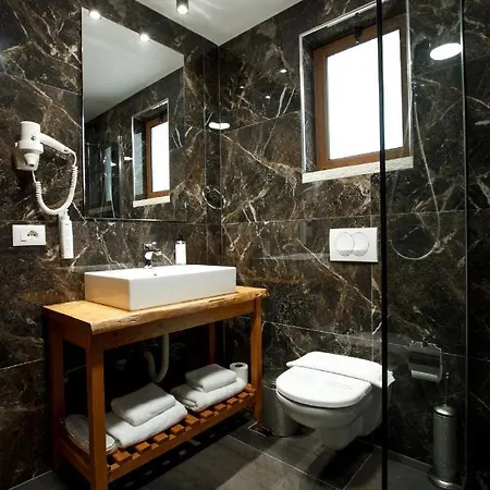 Rose Garden Gjirokastër