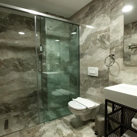 Rose Garden Hotel Gjirokastër