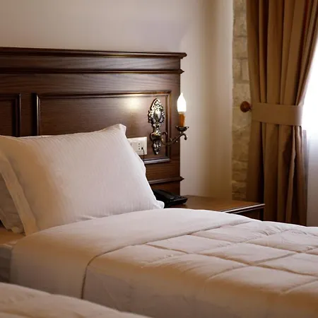 Rose Garden Hotel