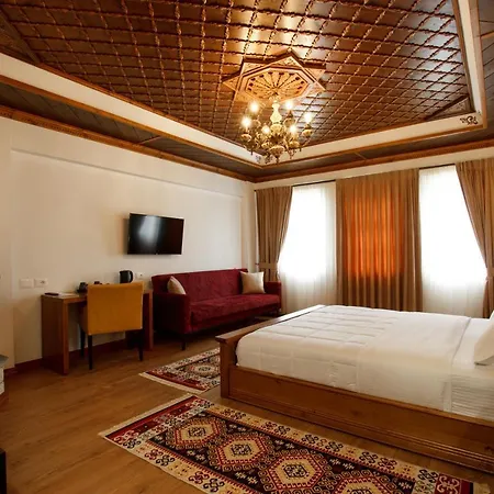 Rose Garden Hotel