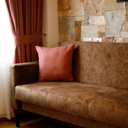 Hotel Rose Garden Gjirokastër