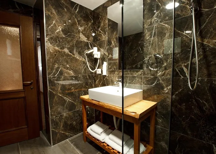 Rose Garden Hotel Gjirokastër