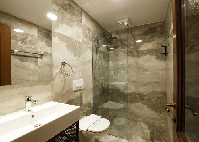 Rose Garden Hotel Gjirokastër