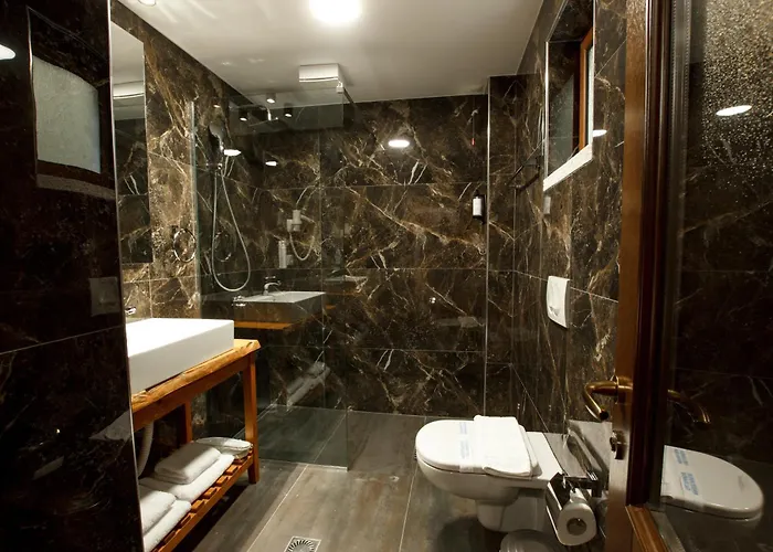 Rose Garden Hotel Gjirokaster